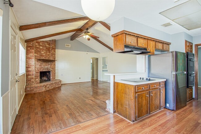 Building Photo - 9710 Springmont Dr