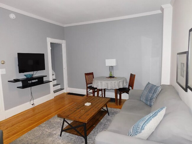 Building Photo - 46 Kingsley Ave