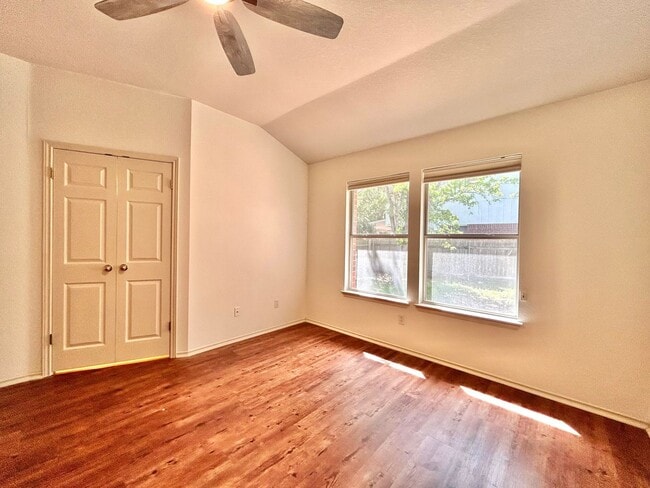 Building Photo - Charming 3/BR 2/BA Home with Covered Deck ...