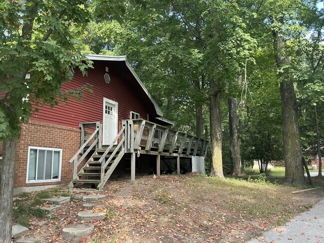 Building Photo - 8507 Maple St