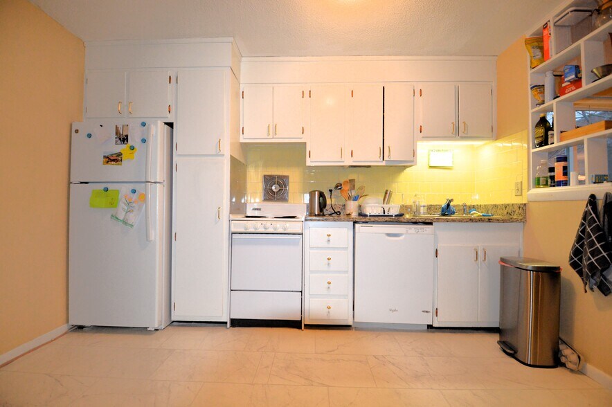 Building Photo - 50 Green St