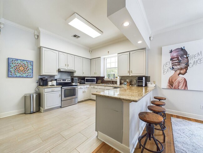 Building Photo - Private Furnished Riverfront Estate with Dock & Guest Apartment