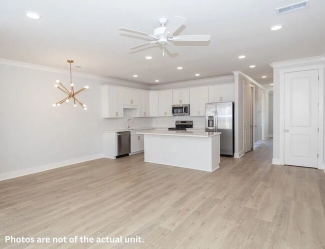 Building Photo - 2013 Rosemary St