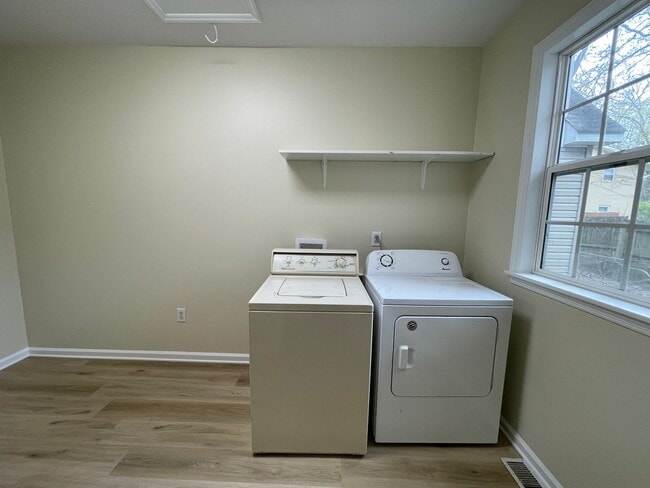 Building Photo - Incredible, newly renovated 3 br 3.5 ba Ca...