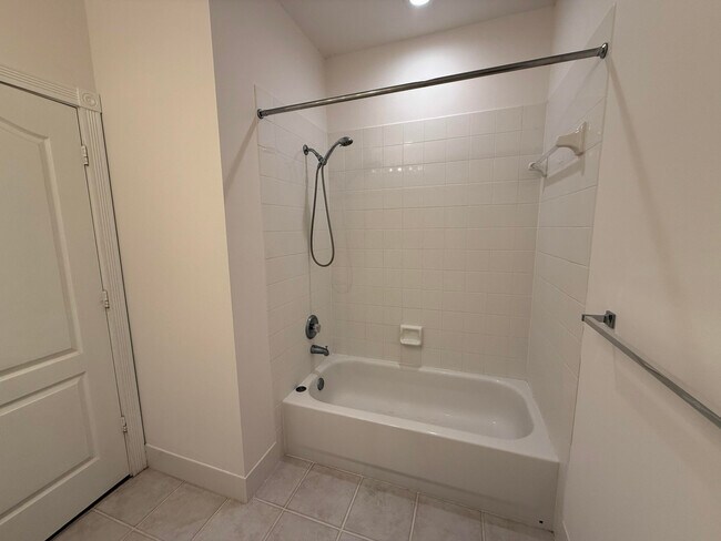 Building Photo - 150 Wentworth Ct