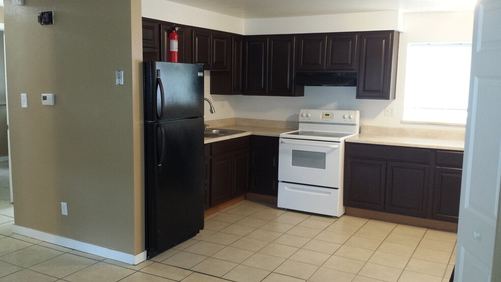 Building Photo - 4311 Dewey Dr