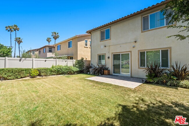Building Photo - 17053 Cantlay St