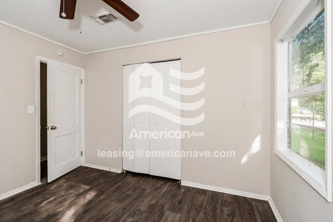 Building Photo - 1530 Hurley Cir