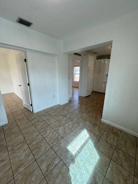 Building Photo - 3055 NW 76th St