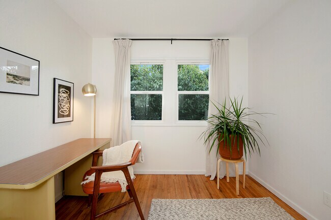 Building Photo - 1330 NE Church St