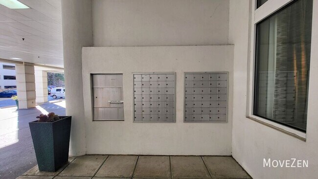 Building Photo - 317 W Morgan St