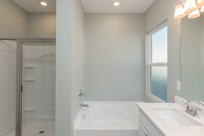 Building Photo - 1938 Westhill Dr