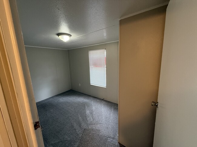 Building Photo - 1406 Bartley Ct