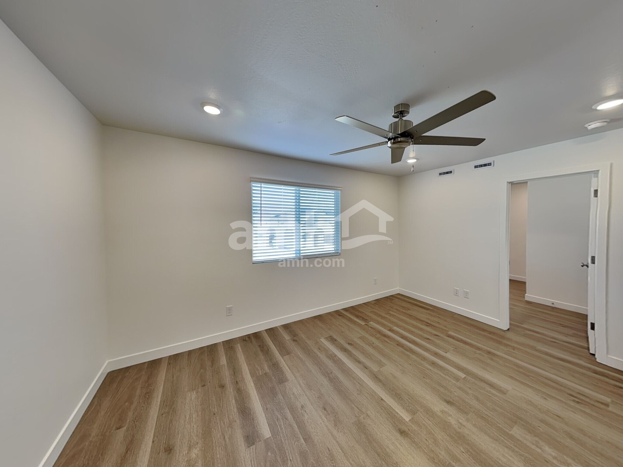 Building Photo - 20177 W Thomas Rd