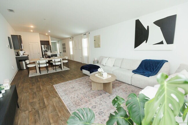 Building Photo - For Rent | Like-New 3BR/2BA Home in The Arbors – Northside Jacksonville