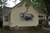 Building Photo - 3 Bedroom with garage and basement