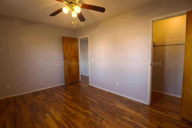 Building Photo - 2 Bed Omaha Home Half Off Deposit!