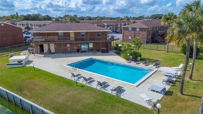 Building Photo - 1920 E Edgewood Dr