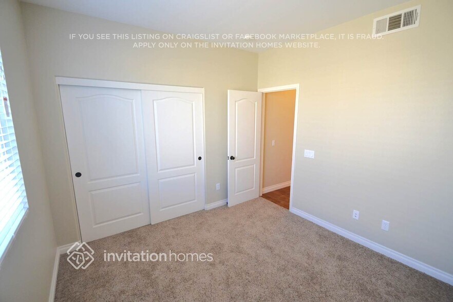 Building Photo - 9167 S Cullen Wy