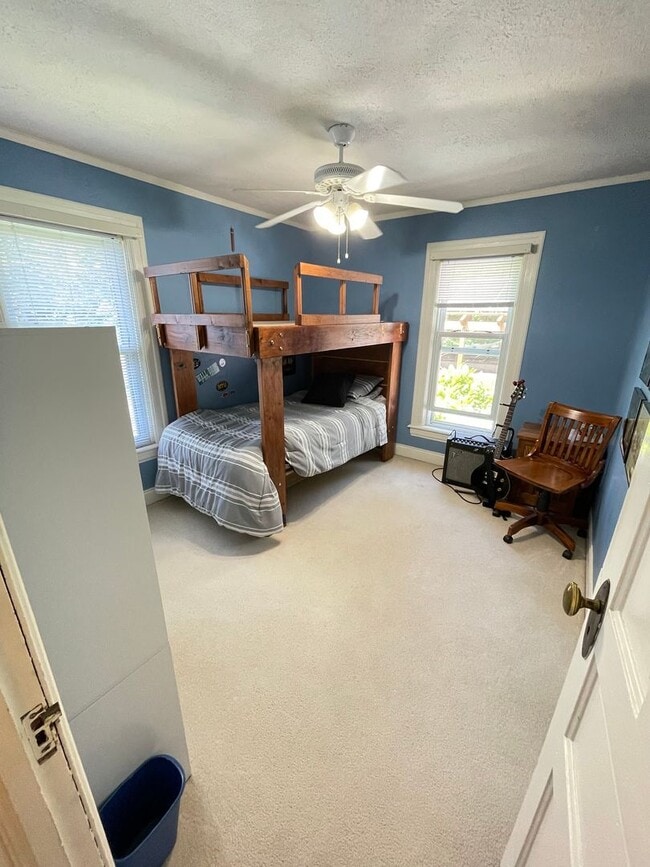 Building Photo - AVAILABLE AUGUST 1ST - Beautiful Single Fa...