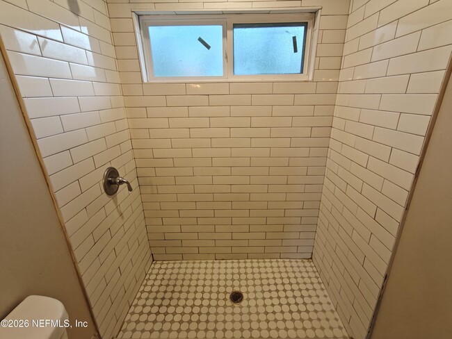 Building Photo - 8153 Thrasher Ave