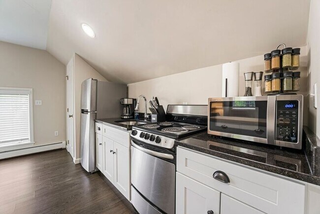 Building Photo - 1439 NY-9P