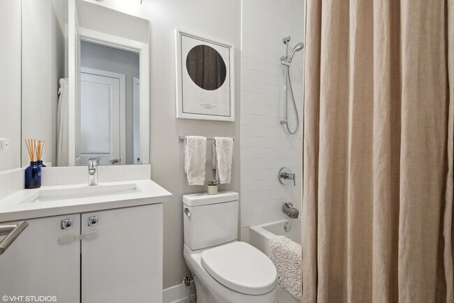 Building Photo - 1618 N Bosworth Ave