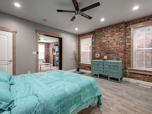 Building Photo - 3853 McRee Ave