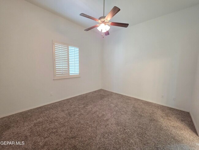 Building Photo - 7517 Red Cedar Dr