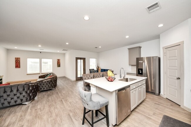 Building Photo - 311 John House Ln