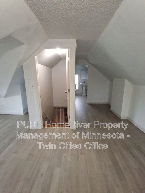 Building Photo - 1972 Minnehaha Ave E