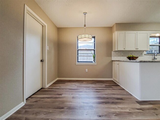 Building Photo - 28903 Twisted Oak Dr