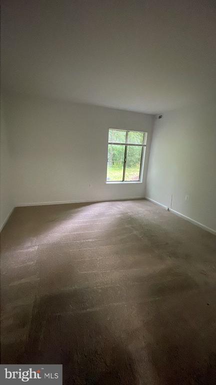 Building Photo - 10572 Twin Rivers Rd