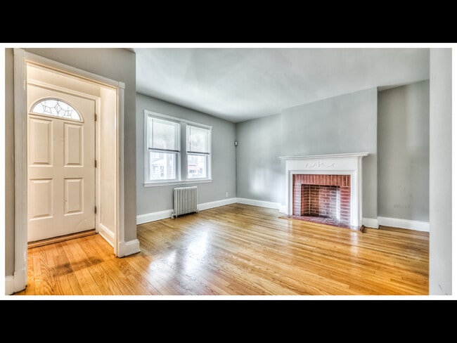 Building Photo - 833 N Woodington Rd