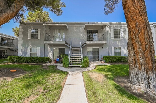 Building Photo - 3823 S Maryland Pkwy