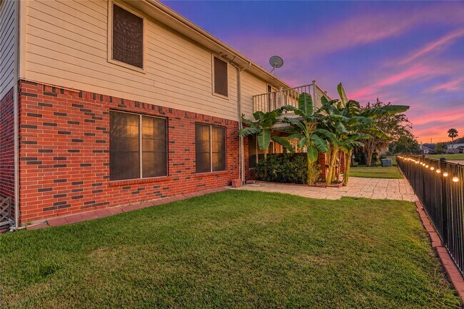 Building Photo - 2707 Sterling Fields Dr
