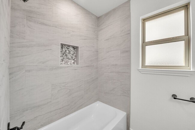 Building Photo - Beautiful New Build in Highly Desired Area