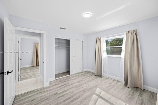 Building Photo - 1720 SW 13th St