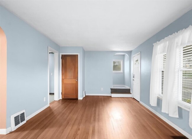 Building Photo - 119 Lincoln Ave