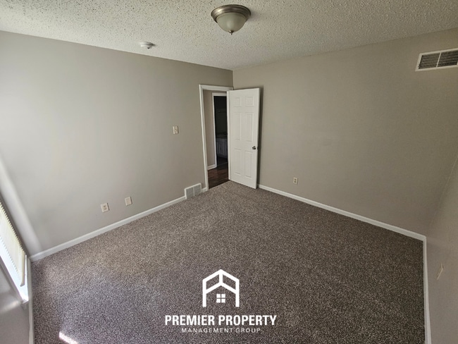 Building Photo - 3951 Silverleaf Rd