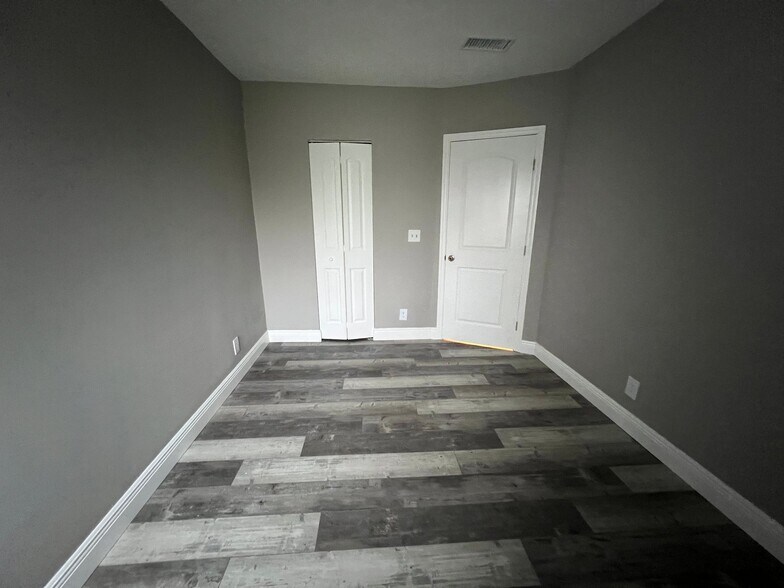 Building Photo - 8911 NW 28th Dr