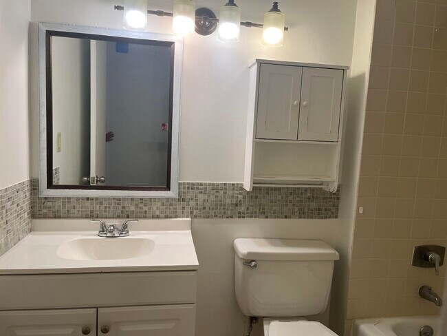 Building Photo - 7004 BLVD E