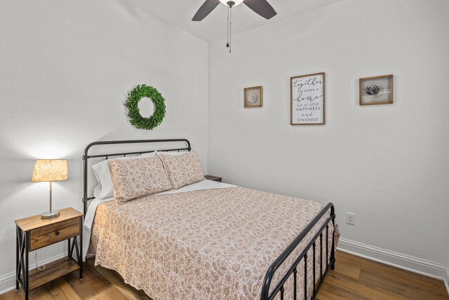 Building Photo - 27 Duxford Cir