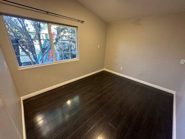 Office/2nd bedroom - 12020 Neenach St