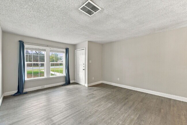 Building Photo - 7203 Timbercreek Dr