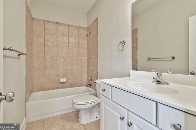 Building Photo - 205 Lexington Village