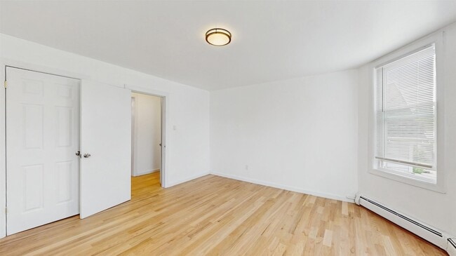 Building Photo - 174 Beacon Ave