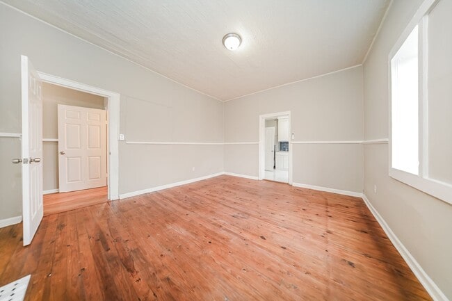 Building Photo - COMING SOON – $500 OFF Your First Month!