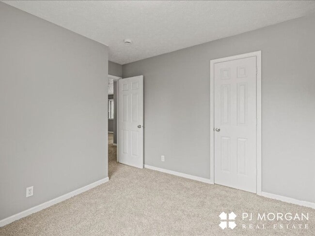 Building Photo - Millard Rental Ready to Impress!