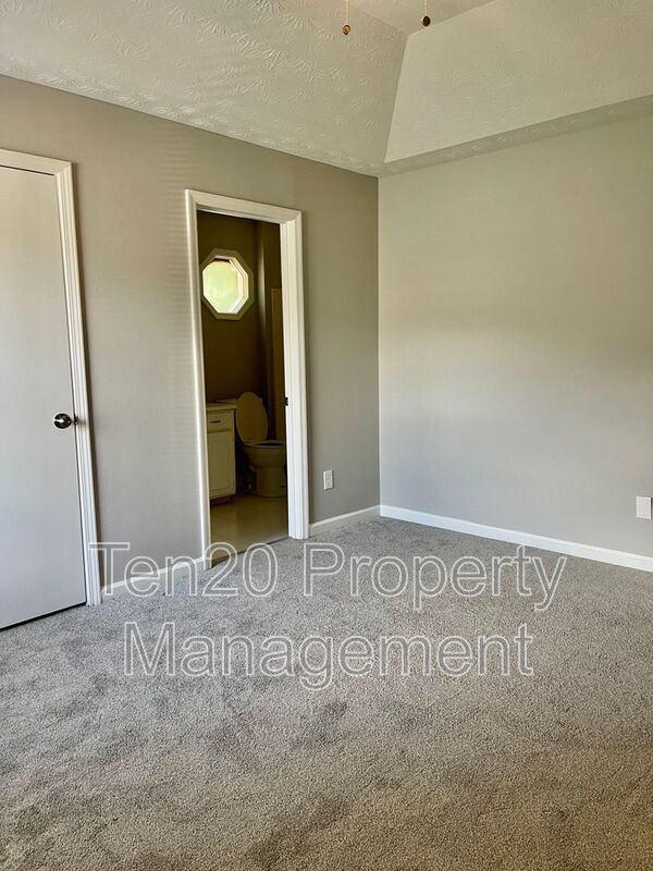 Building Photo - 2521 Lacey Oak Ct